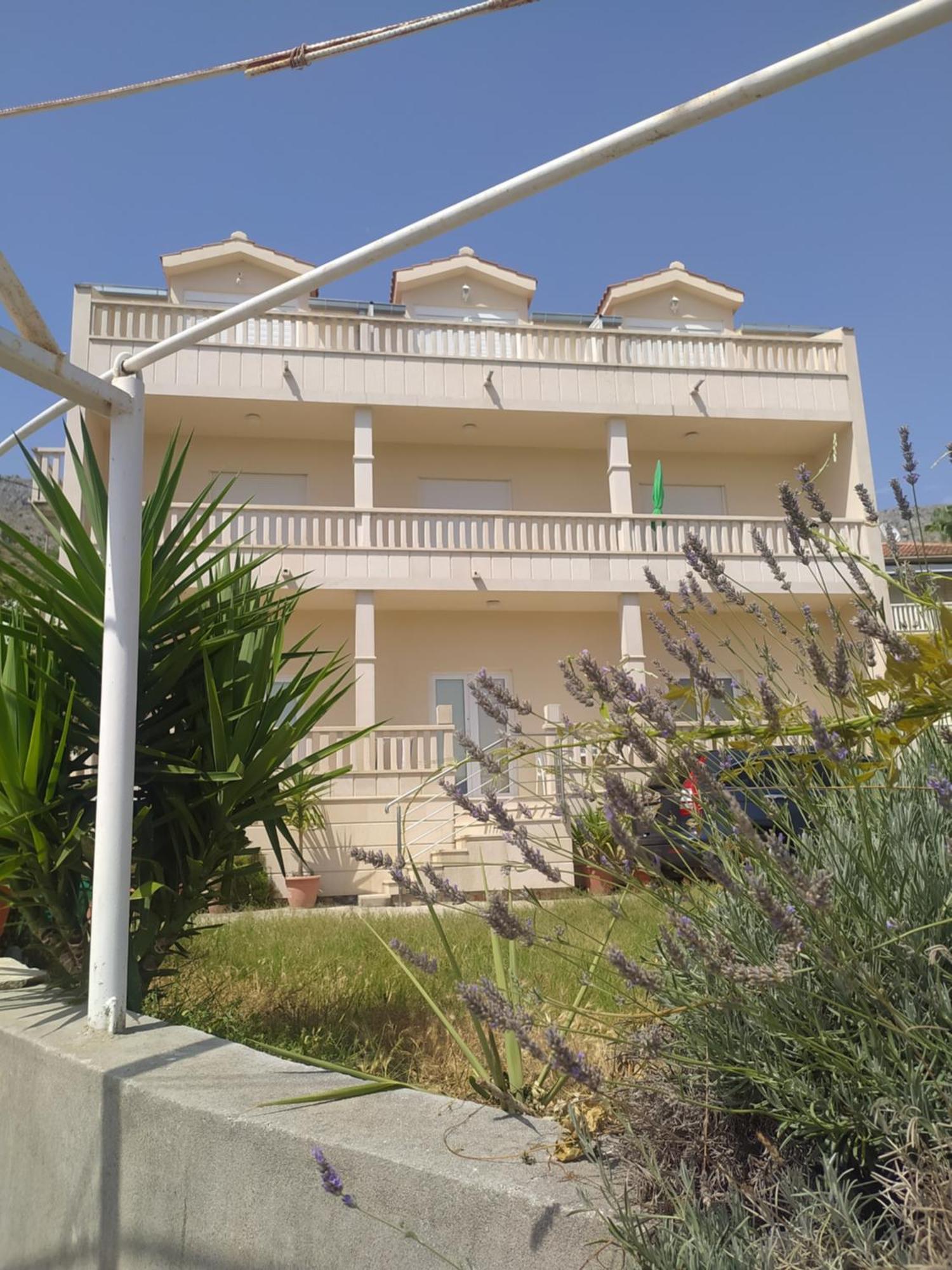 Apartments Ticinovic 오미스 외부 사진