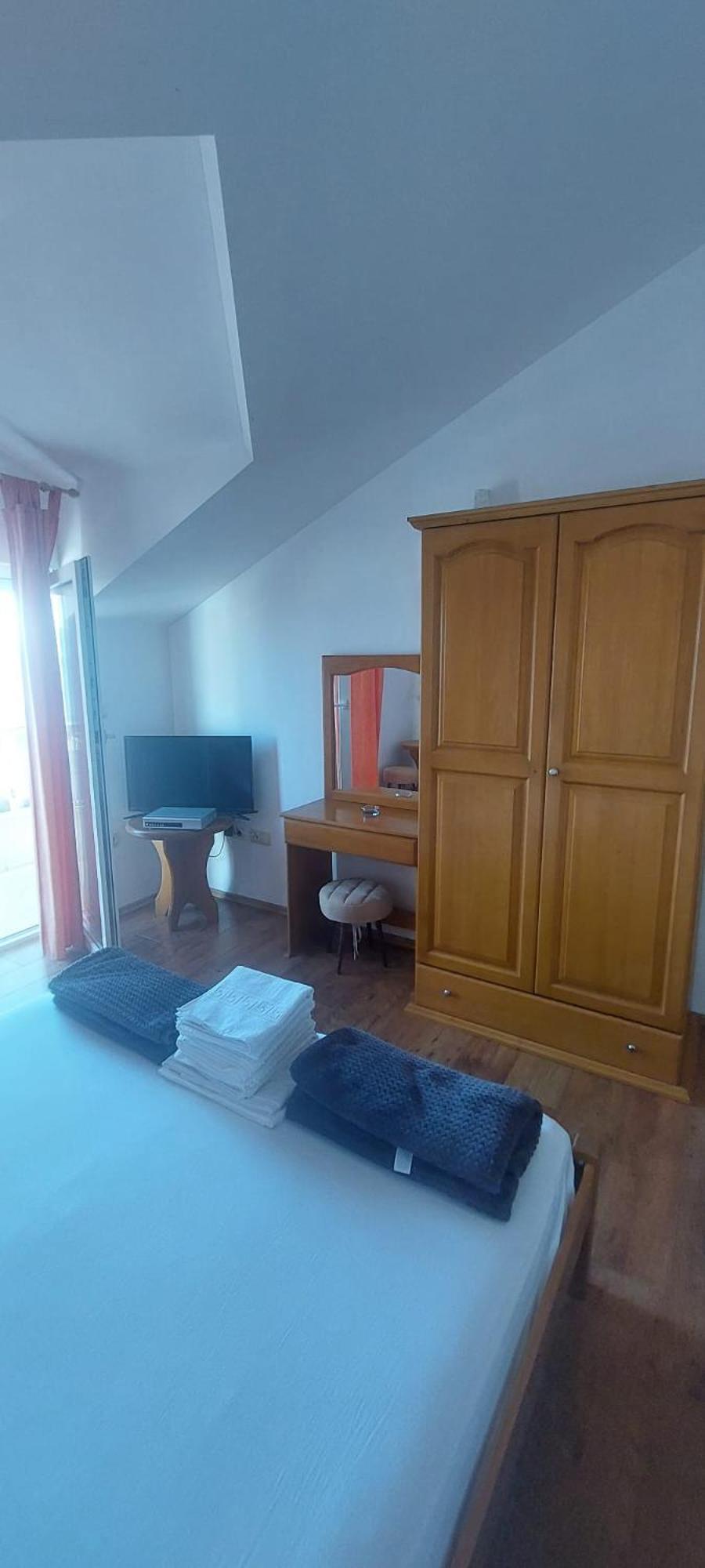 Apartments Ticinovic 오미스 외부 사진
