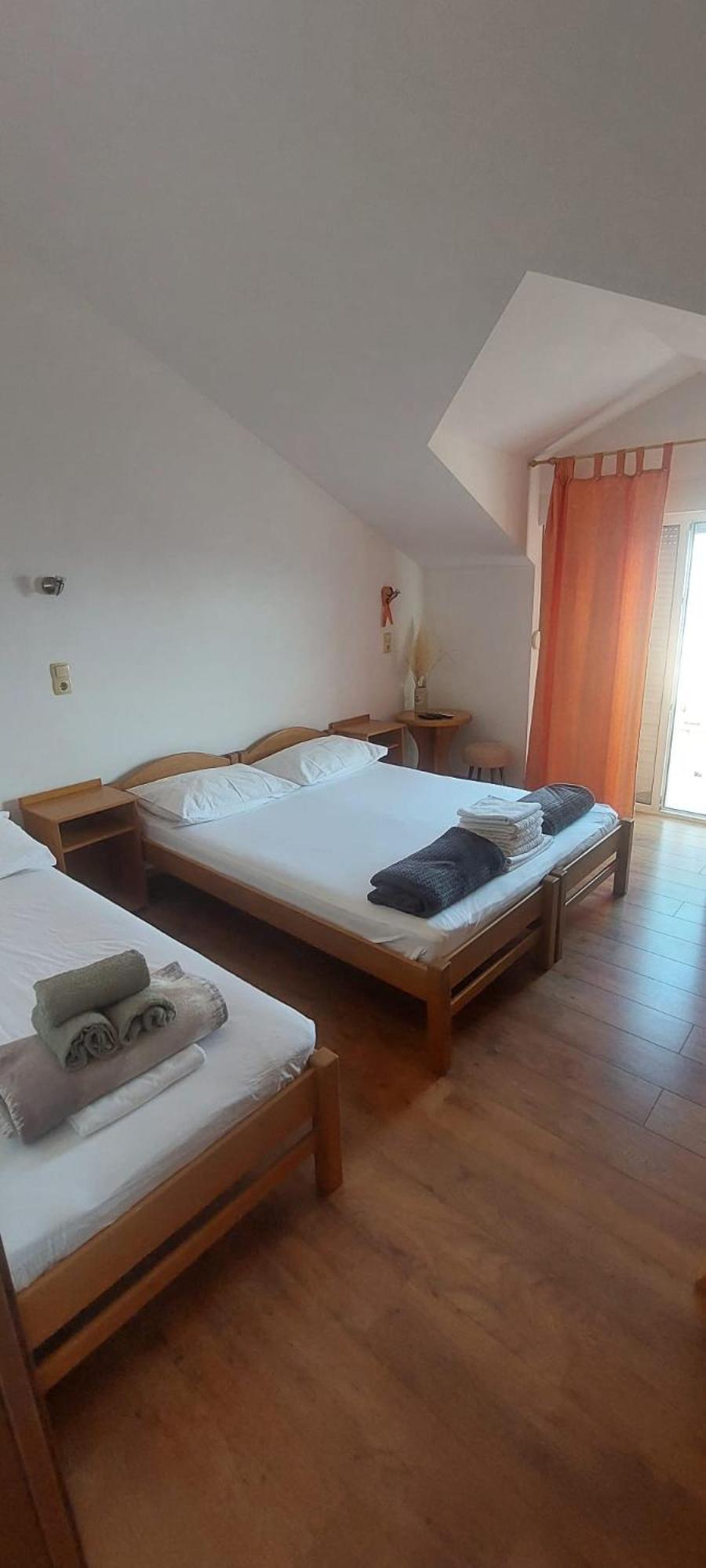 Apartments Ticinovic 오미스 외부 사진