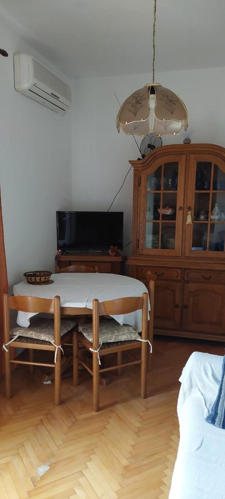 Apartments Ticinovic 오미스 외부 사진
