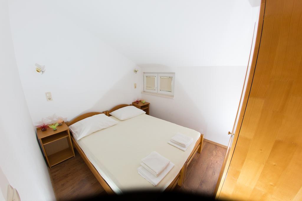 Apartments Ticinovic 오미스 객실 사진