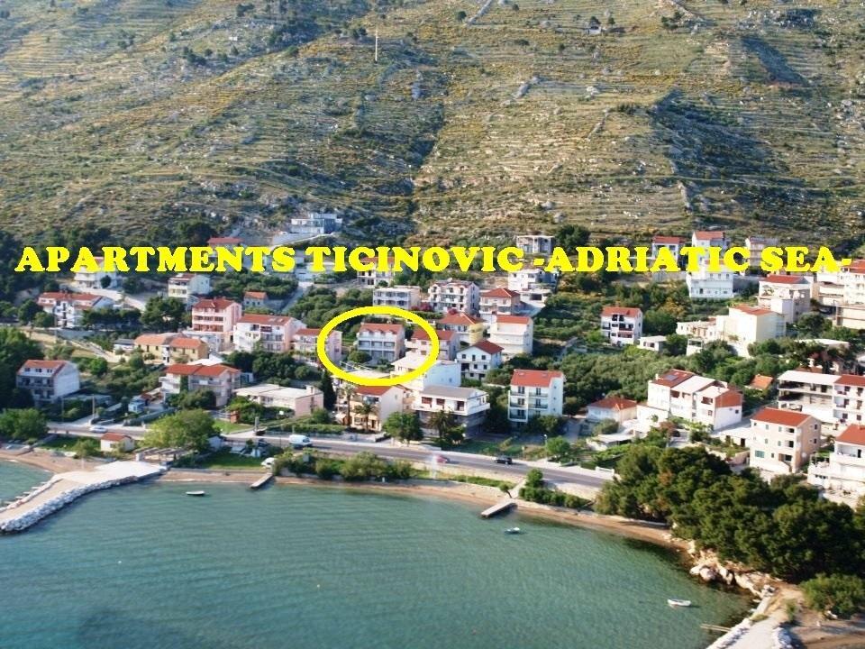 Apartments Ticinovic 오미스 외부 사진